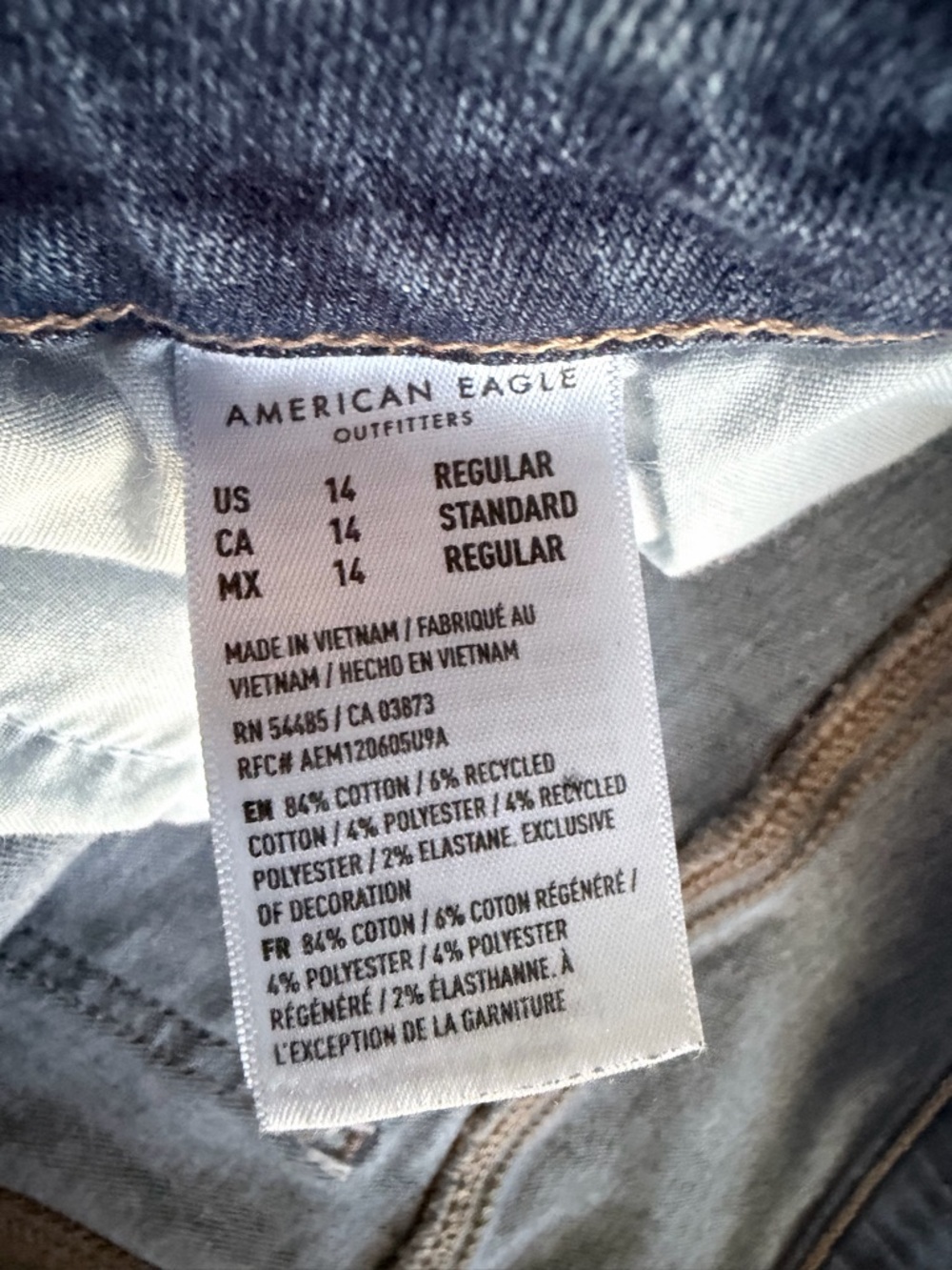 American Eagle Outfitters Light Wash Stretch Denim Jeans - Picture 4 of 7